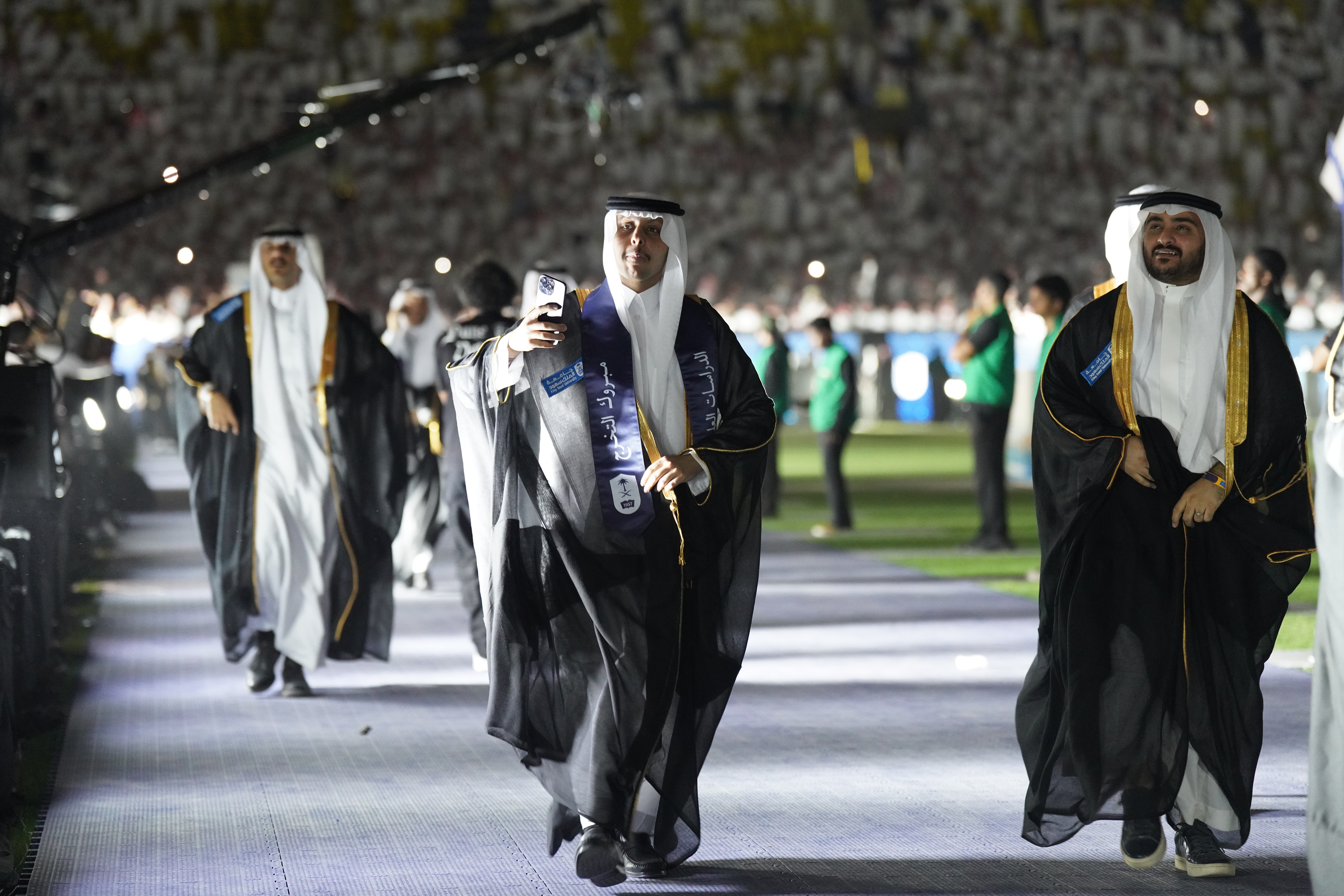 صورة من حفل التخرج 16