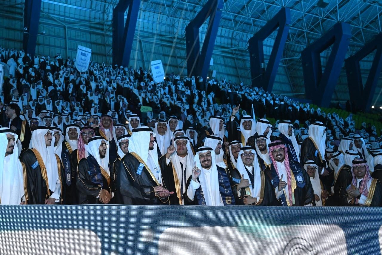 صورة من حفل التخرج 16